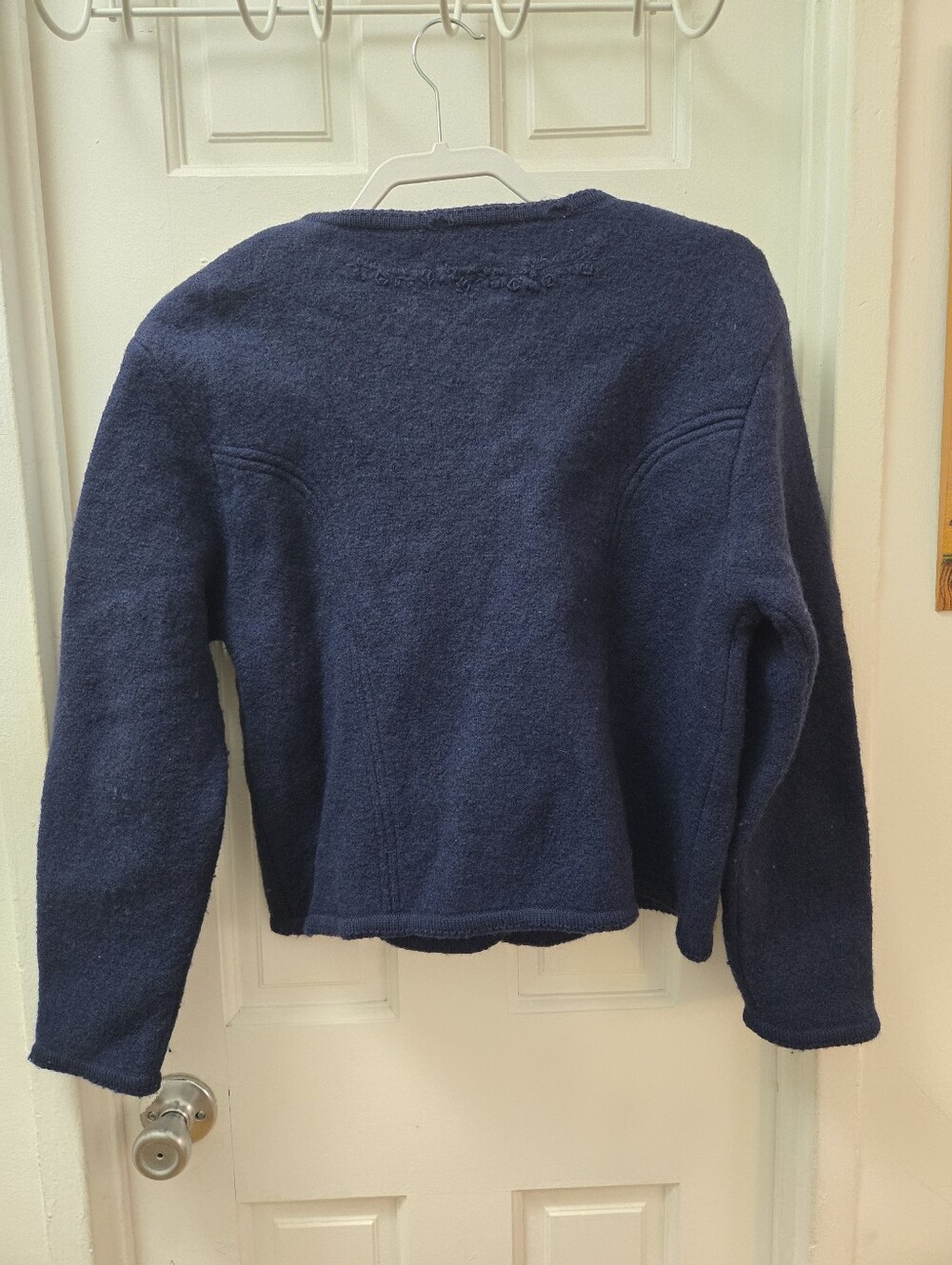 Vintage Pendleton 100% Wool Blue Floral Embroidered Cardigan Gold Buttons Large - Picture 4 of 4